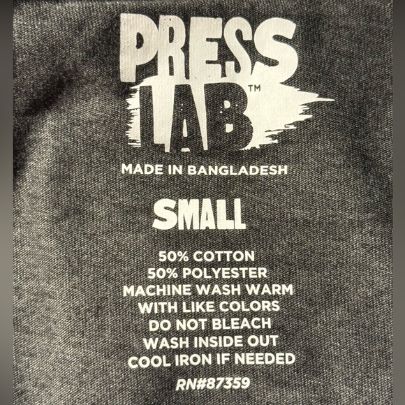 JOY TO THE WORLD * Christmas TEE * Short Sleeves for Warm Weather * Smiley Face - Picture 5 of 6